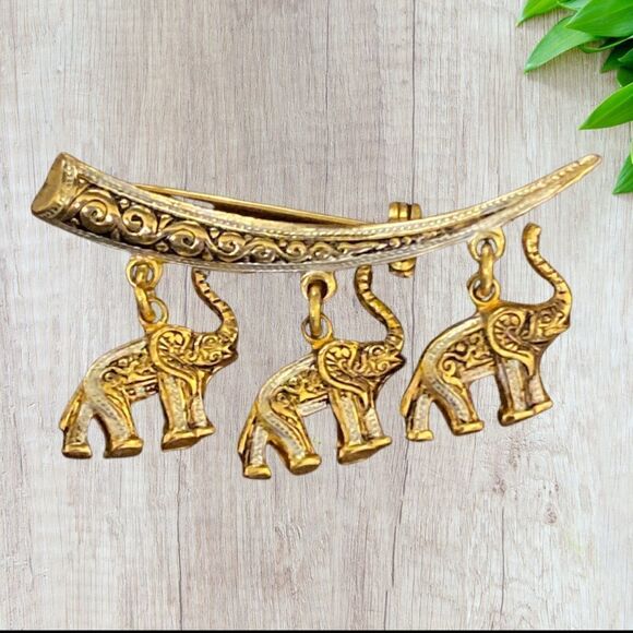 Vintage Elephant Dangles Brooch, Toledoware, Spanish Damascene, Animal Jewellery - Picture 1 of 4